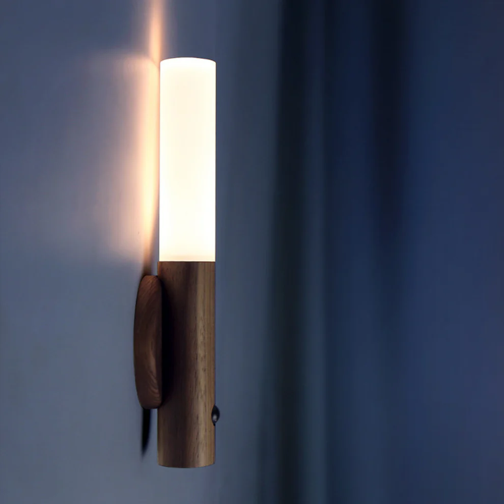MagnetTourch™ LED motion detector Rechargeable night light