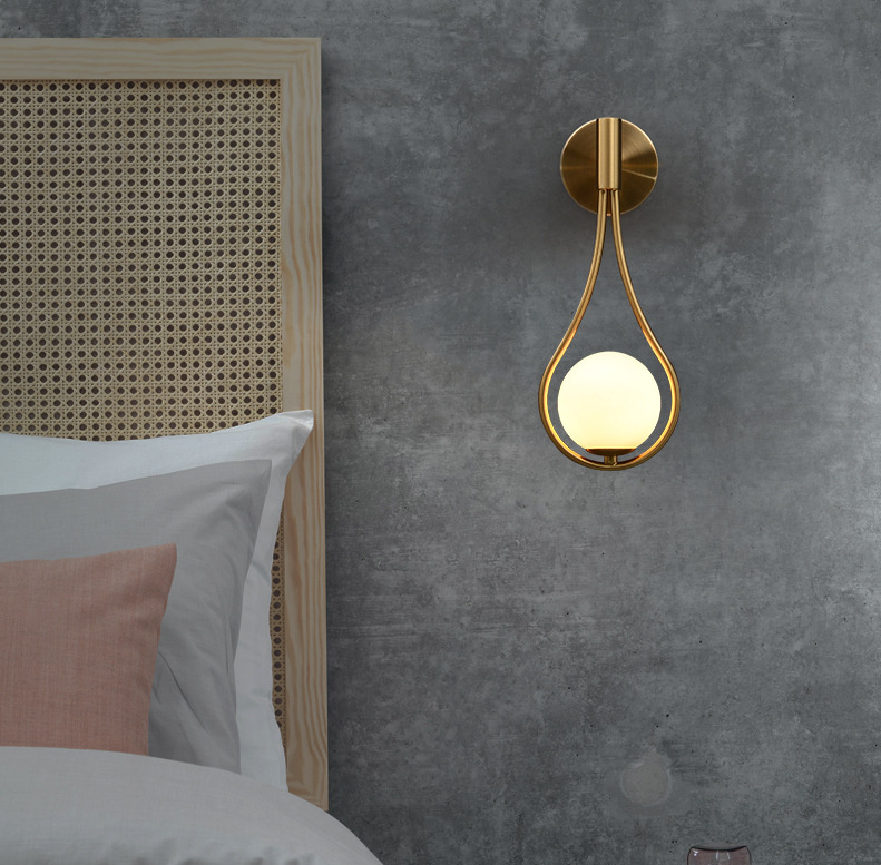 Sleek Design Wall Lamp