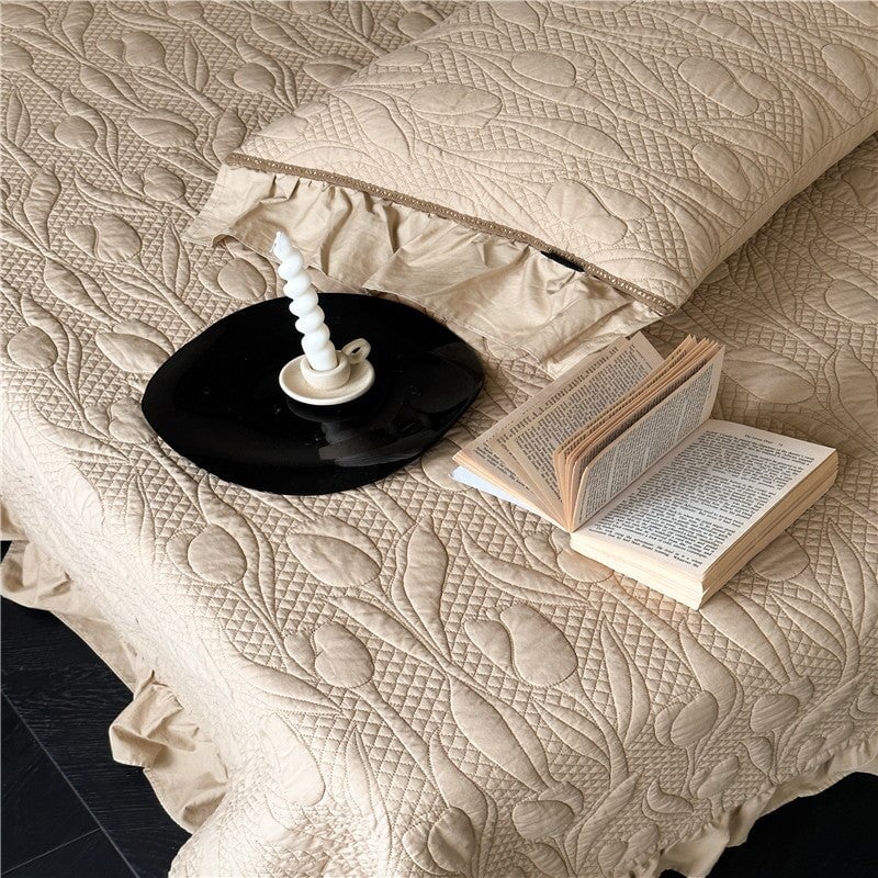 Tulip Elegance Bedspread Set
