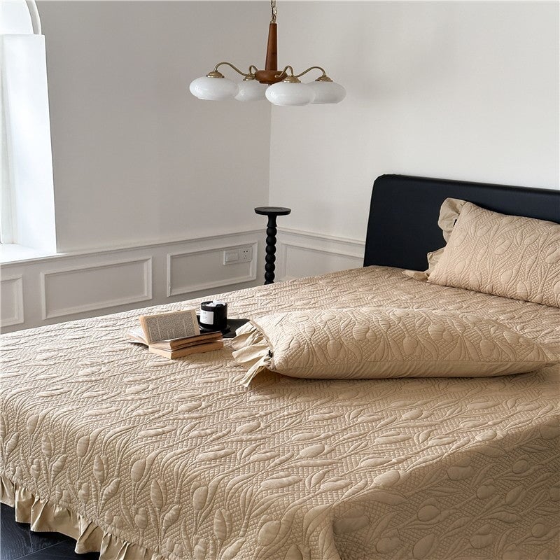 Tulip Elegance Bedspread Set