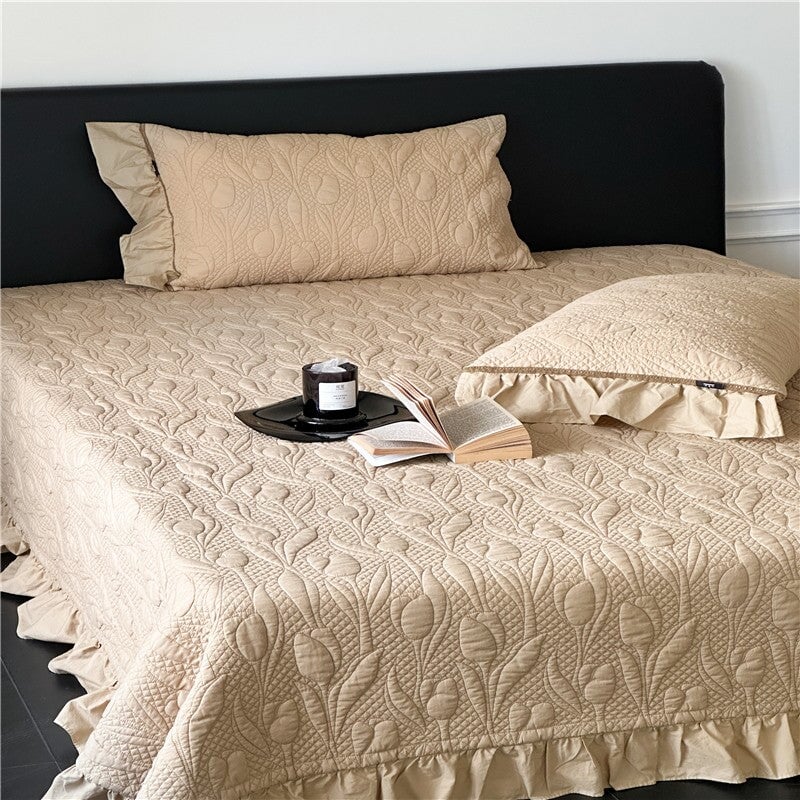 Tulip Elegance Bedspread Set